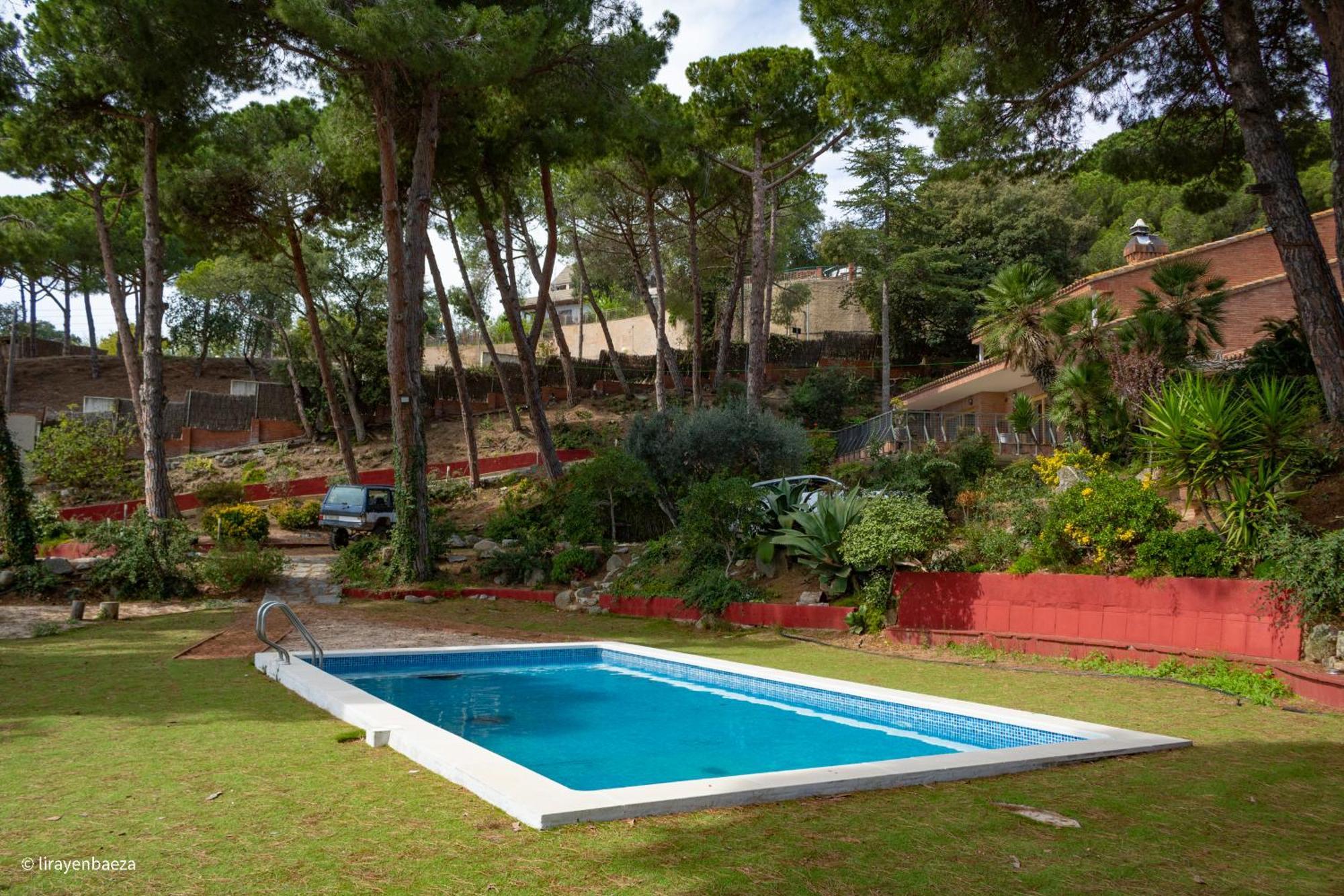 Lodge Maresme & Rosa Mataro