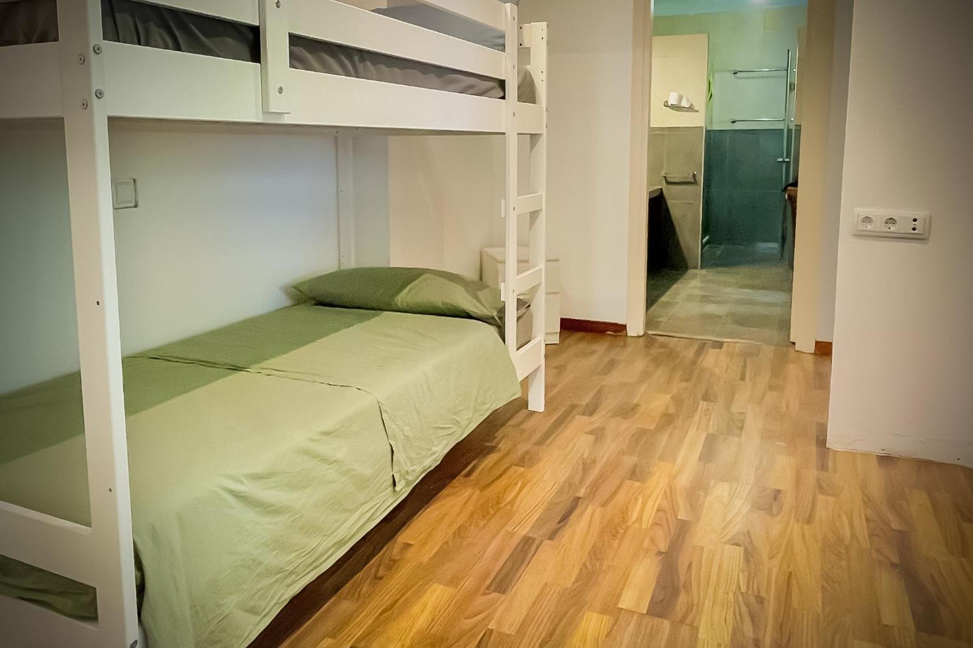 Lodge Maresme & Rosa Mataro